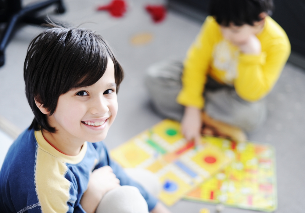 Two-kids-playing-air-quality