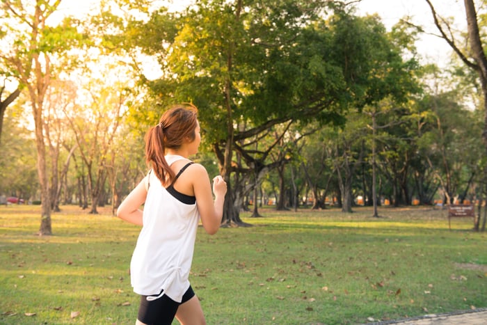 what are the pros and cons of exercising when its smoggy?